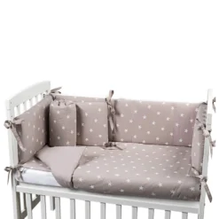 Set 4pz Rivestimento Tessile Piumino, Coprimaterasso, Federa, 2 Paracolpi Per Lettino Lella - Stella 9 Set 4pz Rivestimento Tessile Piumino, Coprimaterasso, Federa, 2 Paracolpi Per Lettino Lella - Stella -Bambino Prodotti Negozio 0094548 set 4pz rivestimento tessile piumino coprimaterasso federa 2 paracolpi per lettino lella stella